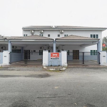 Oyo 91089 Motel Fasa 2B Seri Manjung Exterior photo