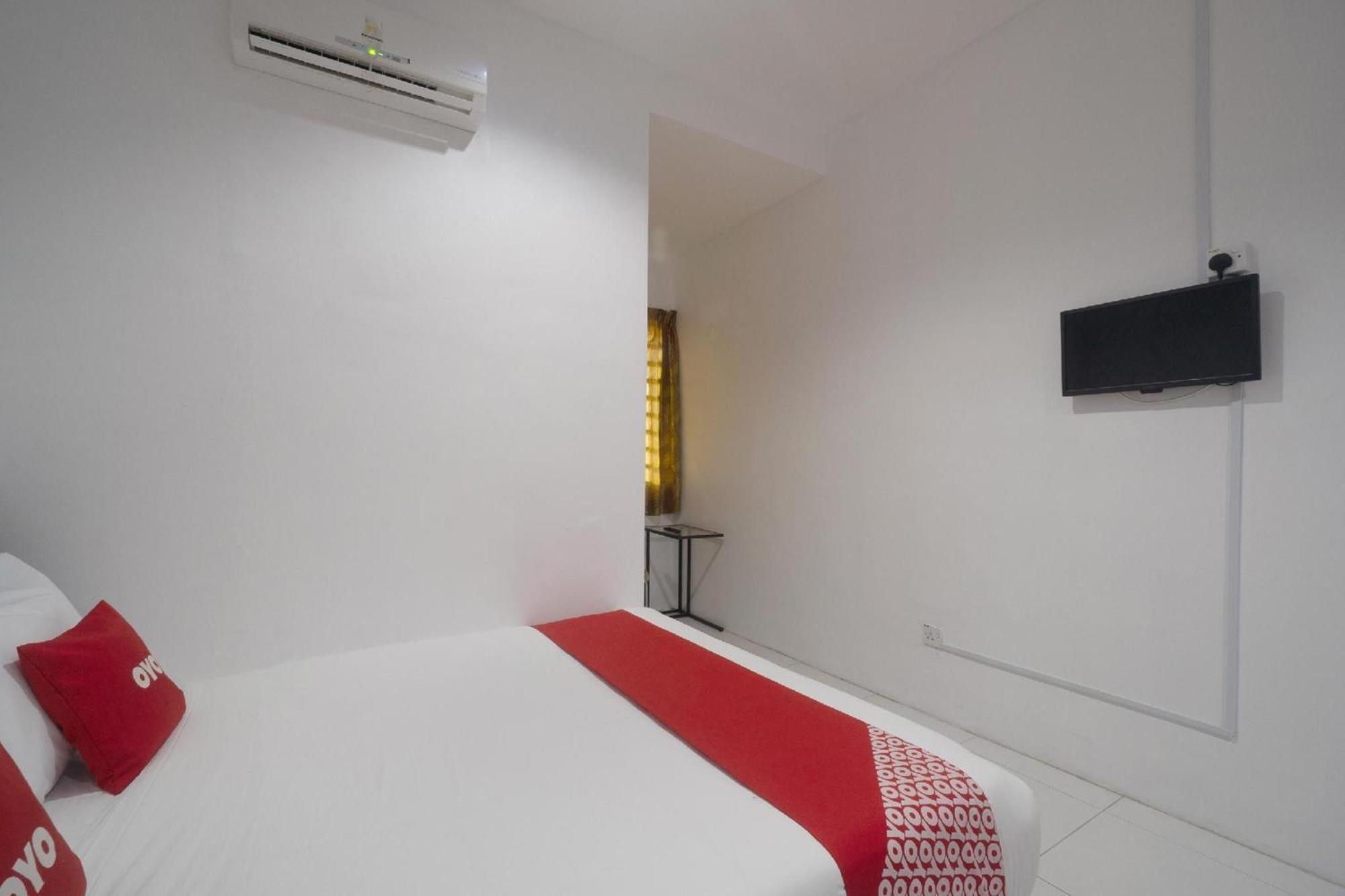 Oyo 91089 Motel Fasa 2B Seri Manjung Exterior photo