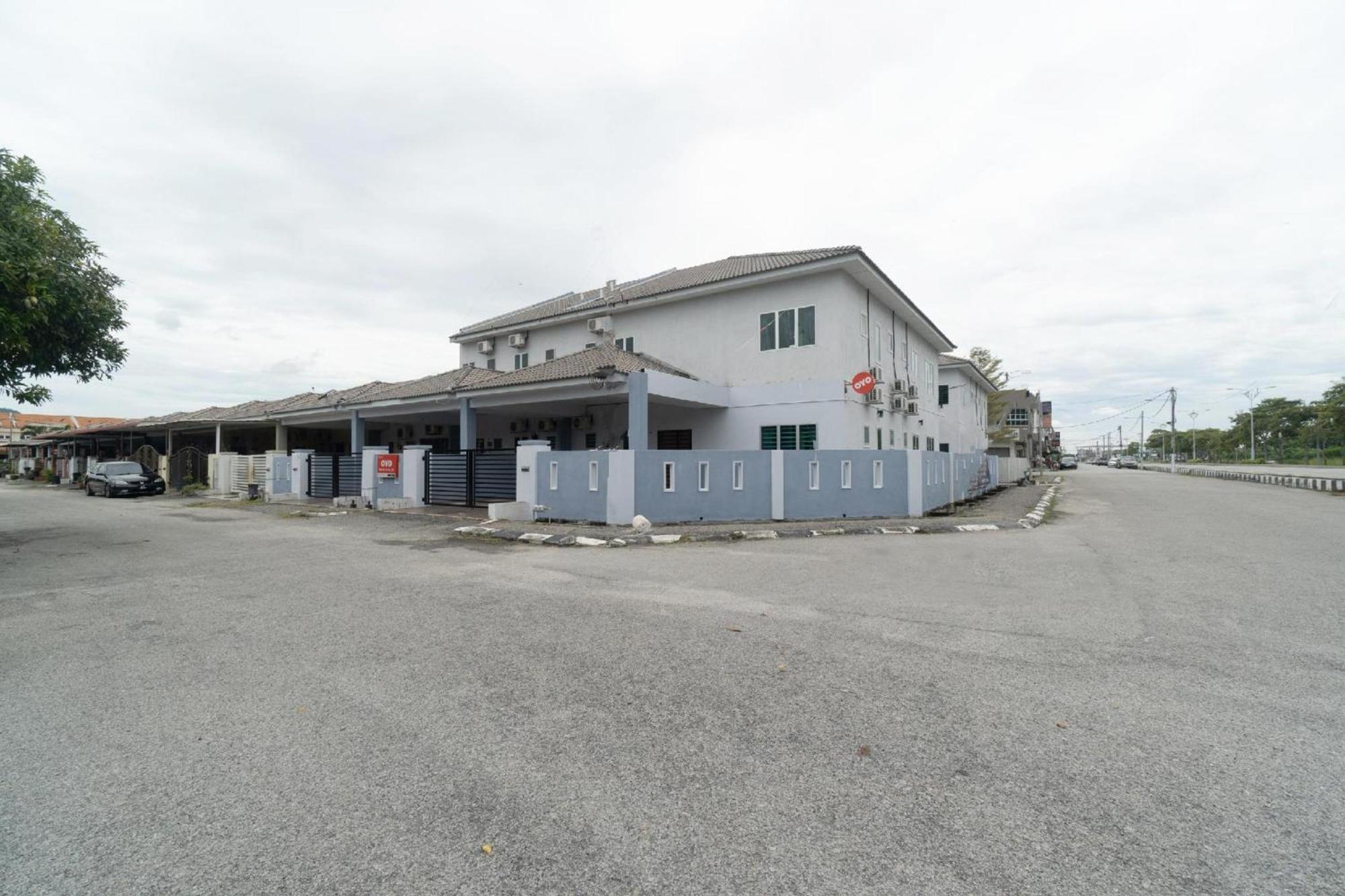 Oyo 91089 Motel Fasa 2B Seri Manjung Exterior photo