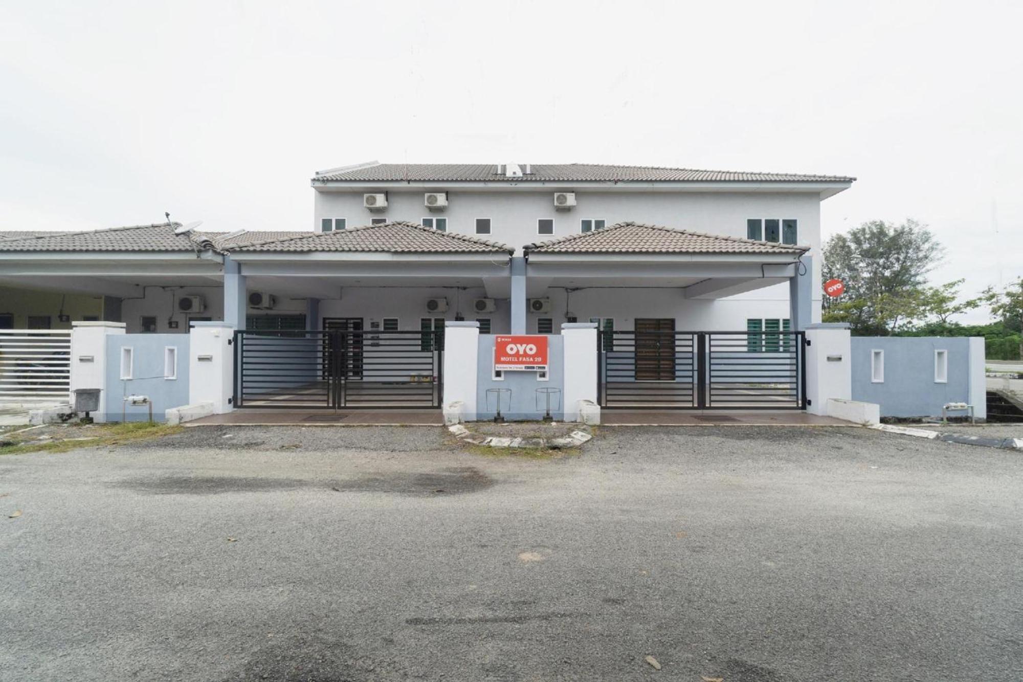 Oyo 91089 Motel Fasa 2B Seri Manjung Exterior photo